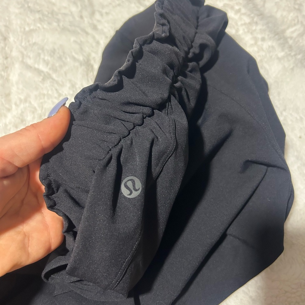 Lululemon Black jogging pants size 6